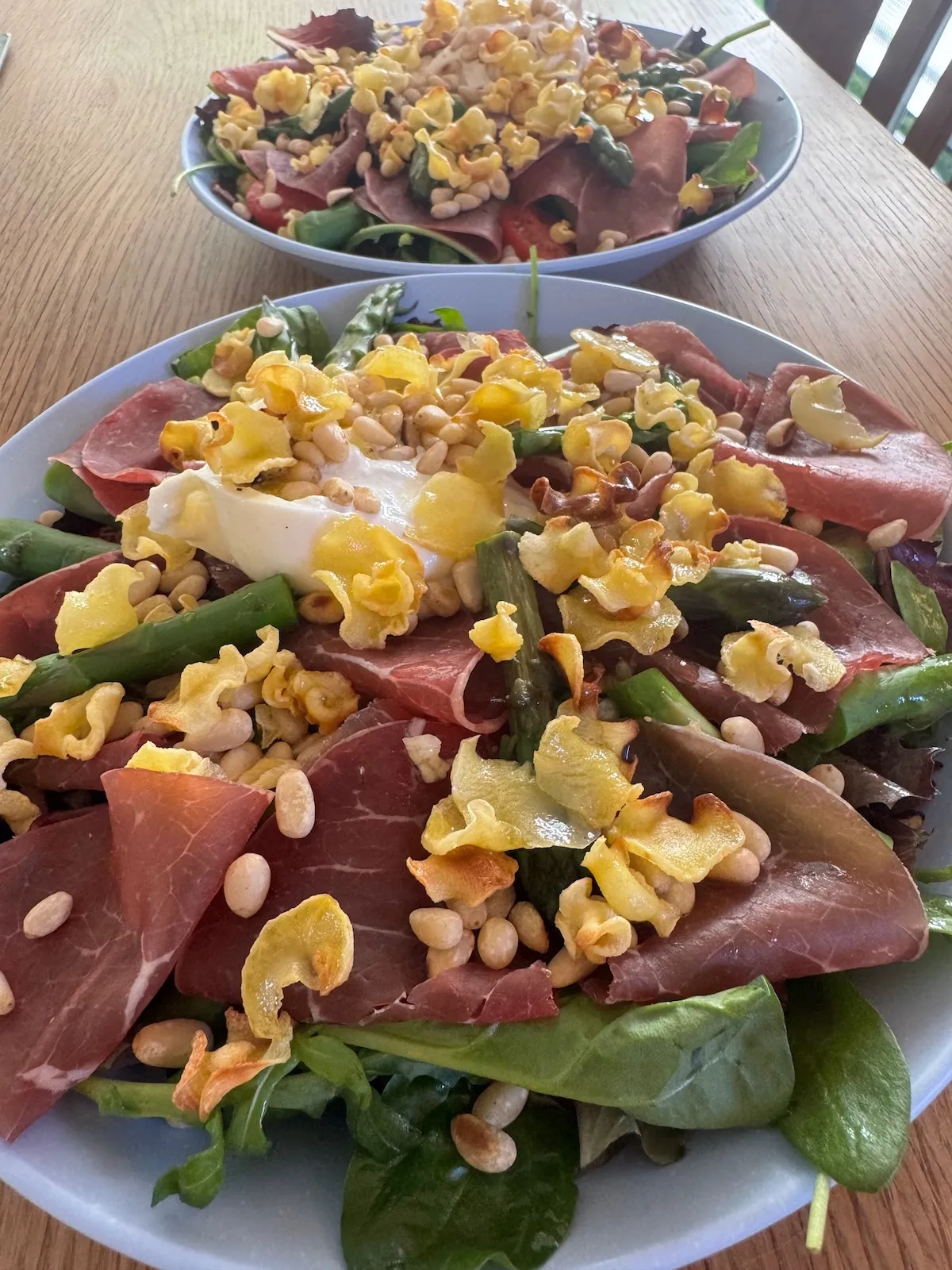 Sallad med sparris och bresaola